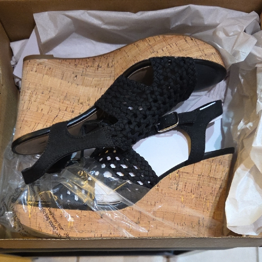 Mix No. 6 Black Sandals with Breathable Design